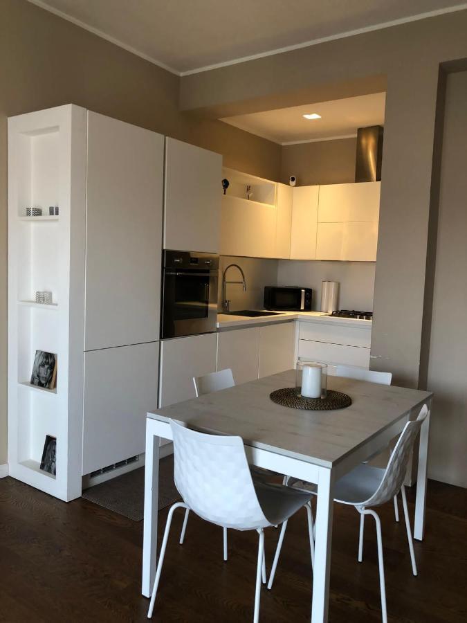 Morivione Apartment - Bocconi Free Parking Милано Екстериор снимка