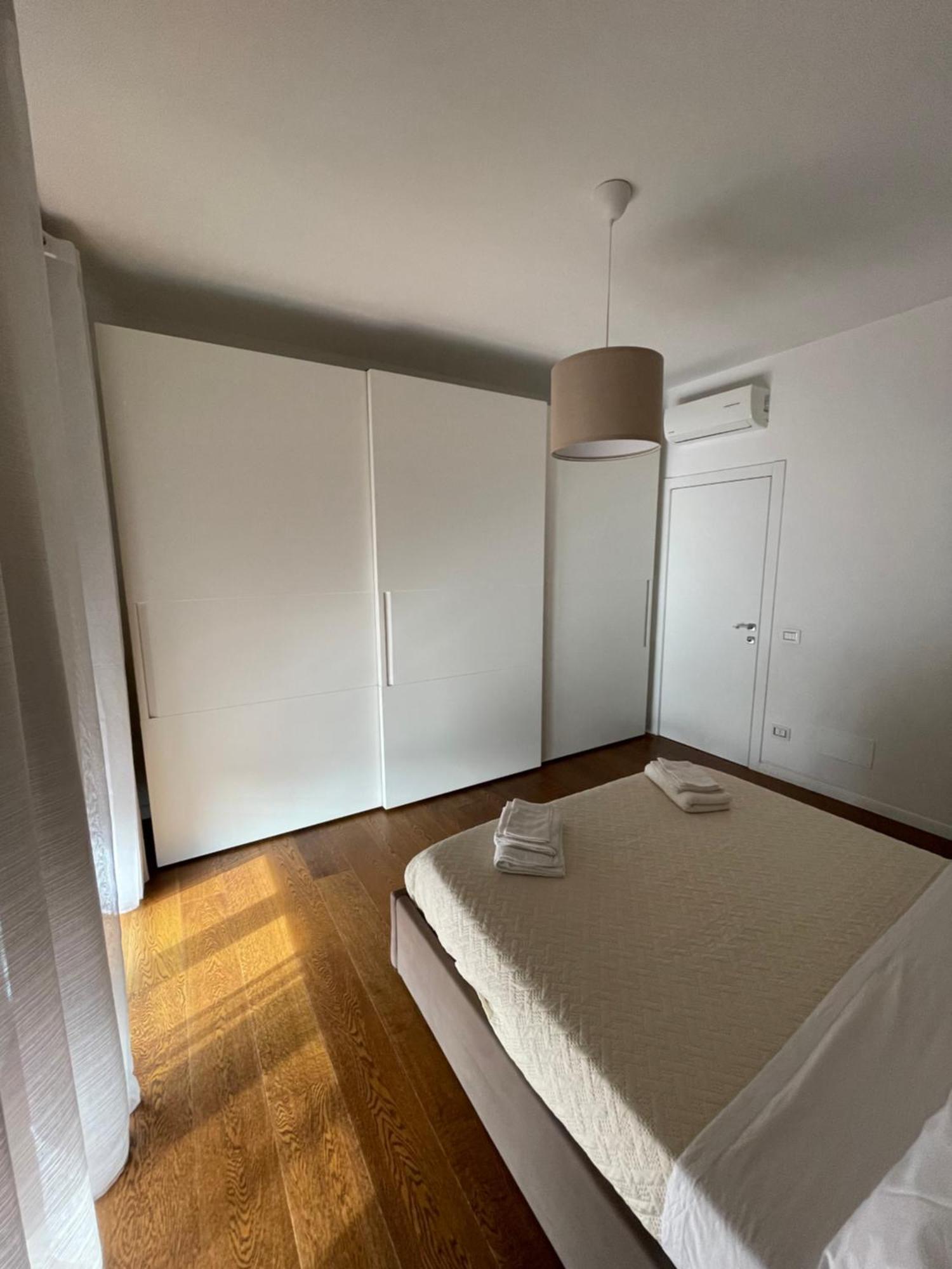 Morivione Apartment - Bocconi Free Parking Милано Екстериор снимка